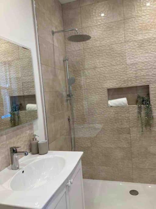 Garden Apartment, Central Harrogate With Parking 외부 사진